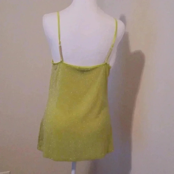 💙🌺Sparkly yellow-green top - Picture 6 of 8